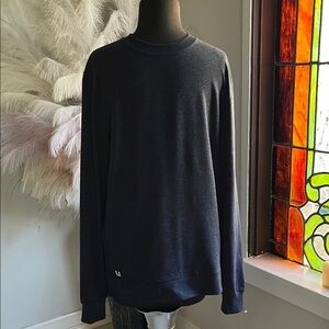 Vuori Men's Dark Blue performance Crew Pullover